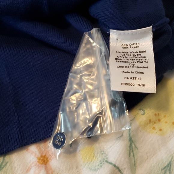 NWT Talbots Beautiful Size L Blue Sweater - Picture 4 of 4